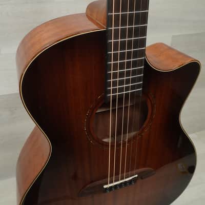 Used Alvarez AG66CESHB Deluxe Solid Top Acoustic Guitar Tobacco Sunburst image 10