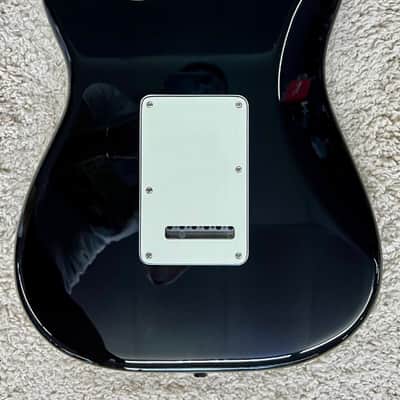 Mint Fender Player II Stratocaster guitar, Maple Fingerboard, Black Finish - MIM image 4