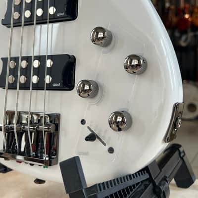 YAMAHA TRBX304 White image 4