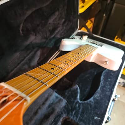 Squire classic vibe 50,s telecaster Blonde see thru over ash body, maple ne k image 9