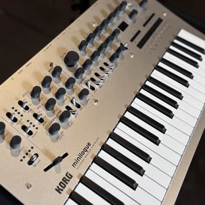 Korg Minilogue 4-Voice Polyphonic Analog Synthesizer 2016 - Present - Silver image 3