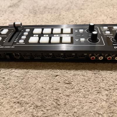 Roland V-1HD HDMI Switcher image 2