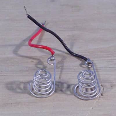 Boss DR-5 parts - battery contacts