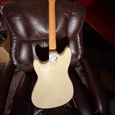 Fender Duo-Sonic 1998 - Olympic white road worn image 2