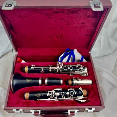 Buffet Crampon E11 Intermediate Bb Clarinet 2010s - Black image 1