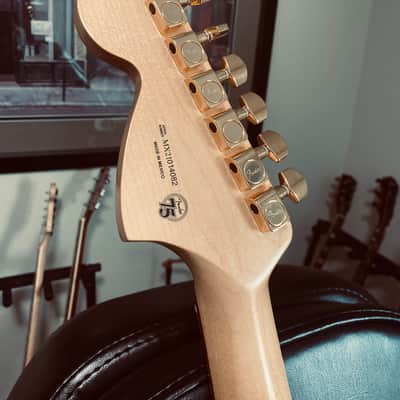 Fender Stratocaster 2021 - Candy apple red image 4