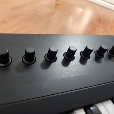 NI Komplete Kontrol A25 MIDI Keyboard – Excellent Condition image 3