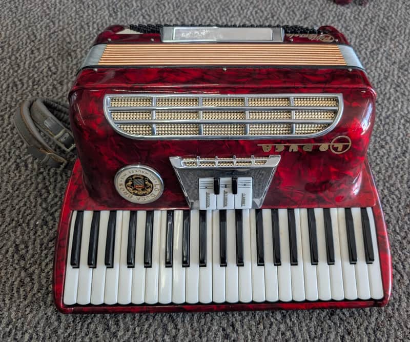 Vintage Lo Duca Bros Milwaukee WI Petite Console Model Accordion