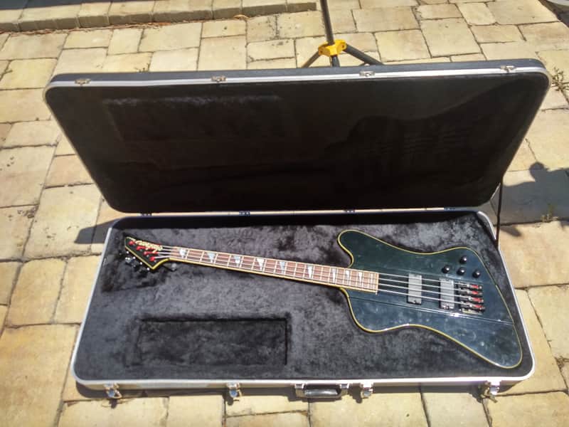 Jackson Thunderbird bass 1994-5 Black image 1