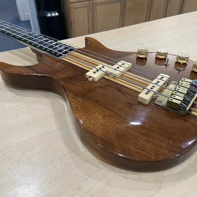 Vintage Kramer DMZ 5000 Aluminum Neck Bass Guitar w/ Hard Case image 17