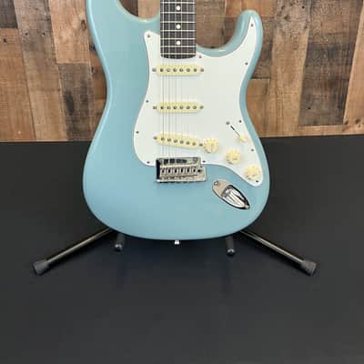 Fender American Professional Stratocaster with Rosewood Fretboard 2017 - 2019 - Sonic Grey- Electric Guitar w/Hard shell case image 4