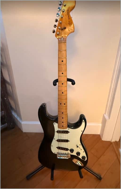Fender Stratocaster with Maple Fretboard