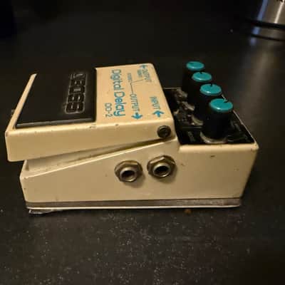 BOSS DD2 Digital Delay Mid 80s Blue Label image 4
