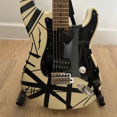 EVH Striped Series '78 Eruption 2022 - Present - Black / White Stripe Relic image 1