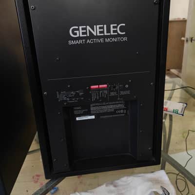 Genelec 1032C SAM 10" Powered Nearfield Studio Monitor (Pair) Black image 5