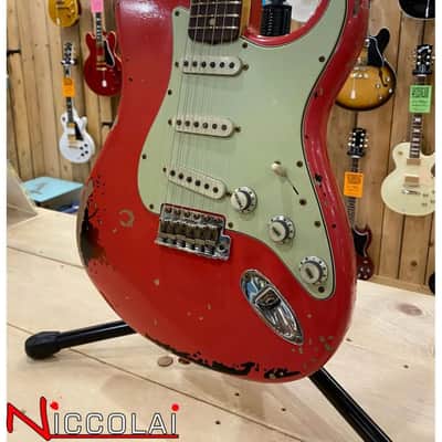 FENDER Michael Landau Signature 1963 Stratocaster, Round-Laminated Rosewood, Fiesta Red over 3-Color Sunburst image 8