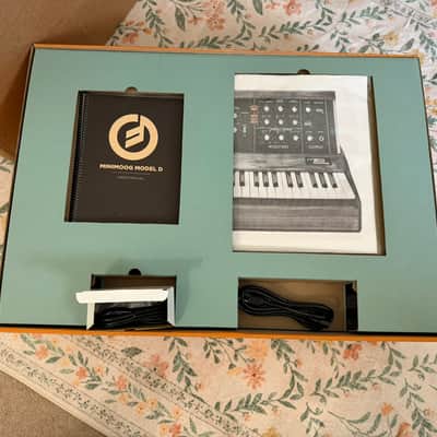 Moog Minimoog Model D (Bob Moog Tribute Edition) - Serial # 033 image 10