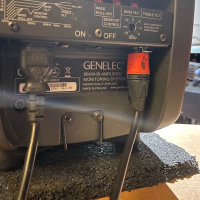 2x Genelec 8040A 6.5" Powered Nearfield Studio Monitor (Pair) 2005 - 2013 - Gray image 4