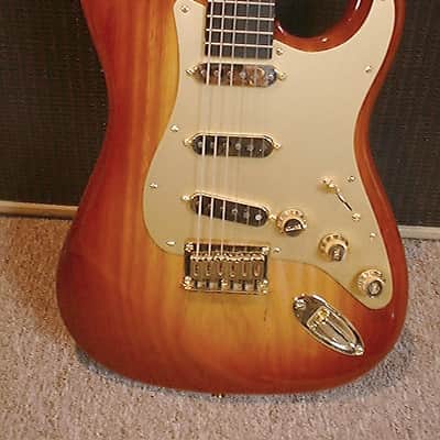 Gorgeous Handmade Stratocaster 1 piece ash body, Warmoth padouk neck, LSR tuners image 3