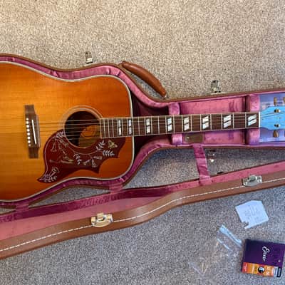 Gibson Hummingbird Vintage 2018 Custom Shop aged Sitka Spruce Top image 2