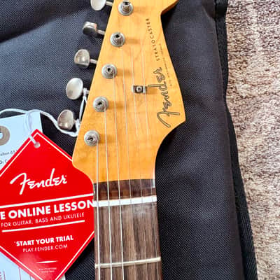 Fender Vintera II Road Worn '60s Stratocaster 2024 - 2026 - Lake Placid Blue image 3