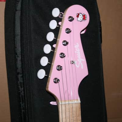 NEW Fender Squier Hello Kitty Stratocaster 2024 - Pink image 7