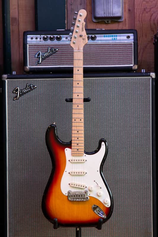 G&L Legacy 1995 - Sunburst image 1