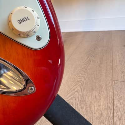 Fender American Elite Stratocaster with Rosewood Fretboard 2016 - 2019 - Aged Cherry Burst image 12