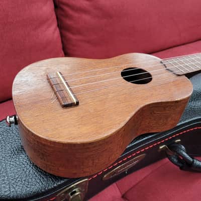 Aloha Royal Soprano Ukulele with Case - Mahogany image 10