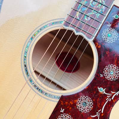 Gibson Custom SJ-200 Vine Acoustic Guitar 2004 - Natural image 9
