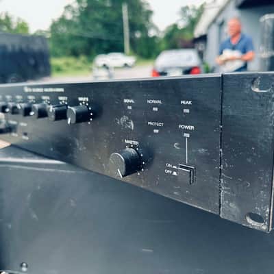 Toa 900 Series 2 Amplifier image 2