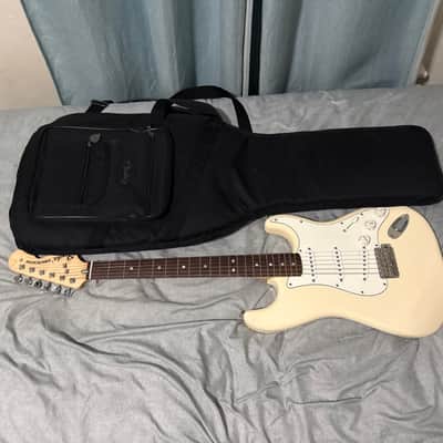 Fender Albert Hammond Jr Stratocaster 2021 - present a Arctic White image 2