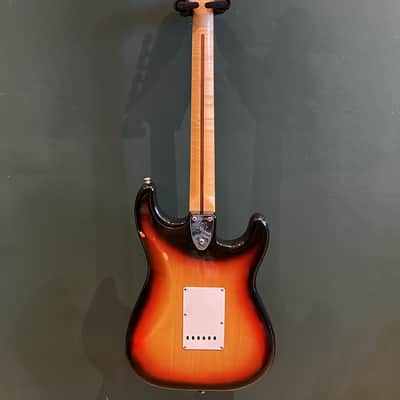 Fender Stratocaster Left-Handed with 3-Bolt Neck, Rosewood Fretboard 1971 - 1977 - Sunburst image 3