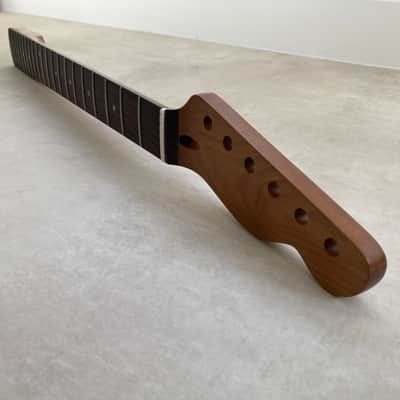 Roasted Maple / Rosewood Telecaster neck - Nitro Satin - SS Frets - Bone nut image 2