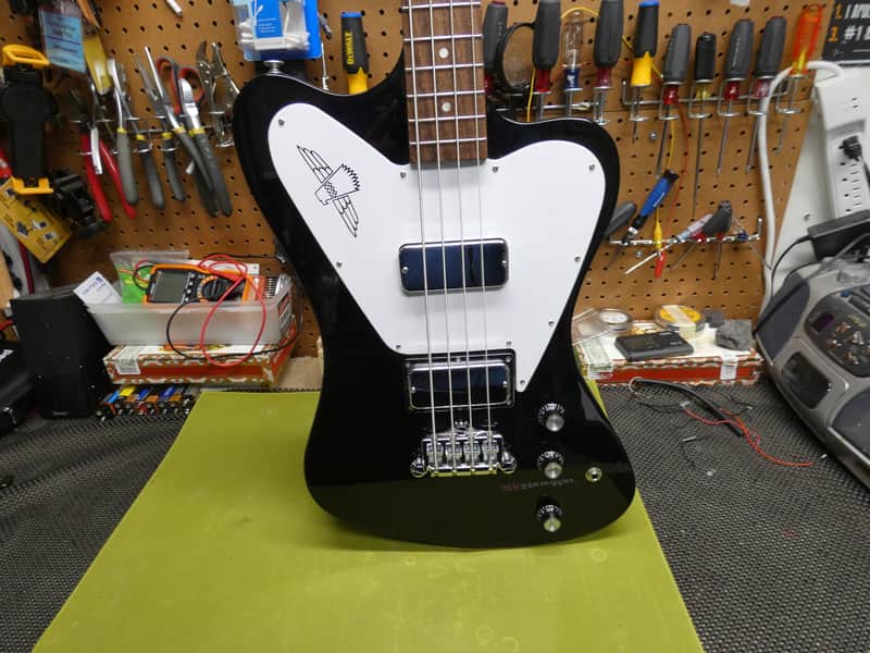 Gibson Thunderbird 2024 - Black image 1