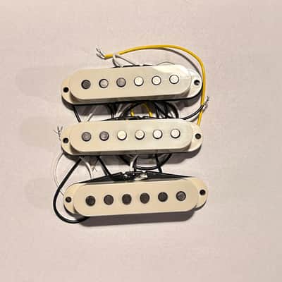 Fender Squier Classic Vibe 70s Stratocaster Pickups 2024 - Parchment image 2