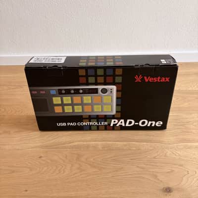 Immagine Vestax PAD-One USB Midi Controller with original box, packaging and cables! Like New! - 2