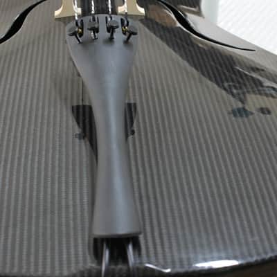 Mezzo Forte Carbon Fiber 4/4 Cello - Hybrid image 4