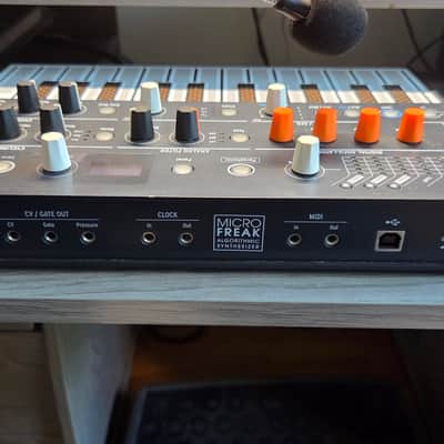 Arturia MicroFreak 25-Key Algorithmic Synthesizer 2019 - Present - Black image 2