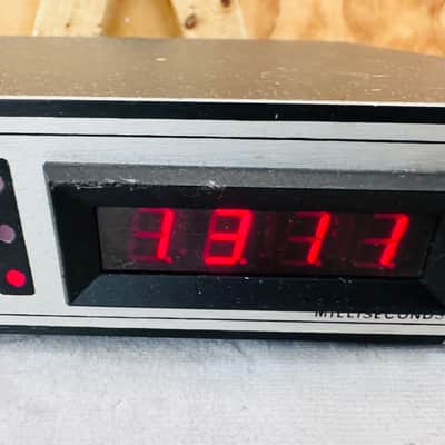Klark Teknik DN716 Digital Delay Line Unit 1 input, 3 outputs - Tested & Working image 3