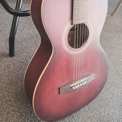Art & Luthier AMI Parlor 2002 - Burgundy burst image 4