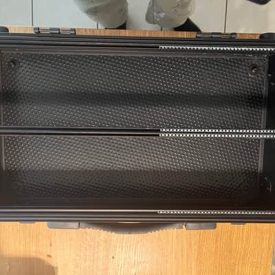 Damaru Powered Custom Eurorack Travel/Portable Case (6U 90hp) image 12