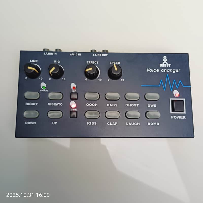 Boost Voice changer - Black image 1