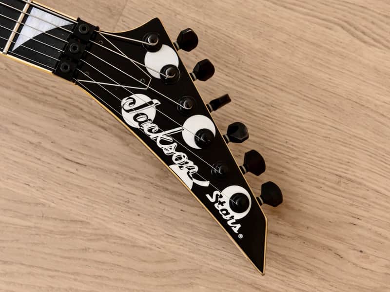 2006 Jackson Stars Randy Rhoads RR-J2 Polka Dot Flying V 2006 Jackson Stars Randy Rhoads RR-J2 Polka Dot Flying V