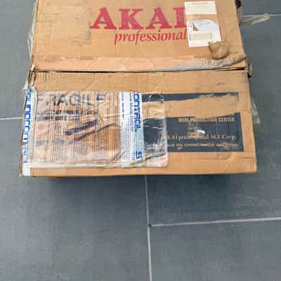 Akai MPC2000XL MIDI Production Center 2000 - 2005 - Grey image 4