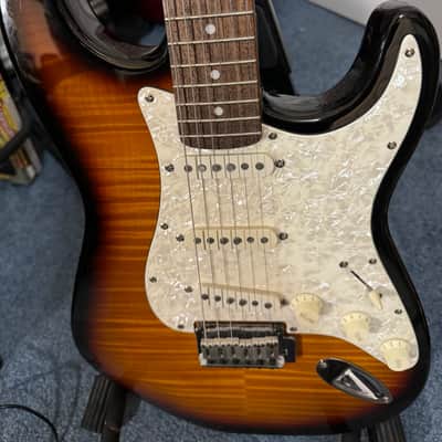 Squier Stratocaster 2004 - Antique burst image 5