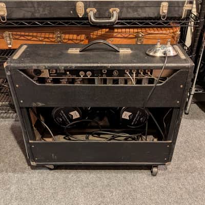Vintage 1965 Fender Twin Reverb 2-Channel 85-Watt 2x12" Guitar Combo Black Panel image 2