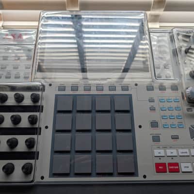 MPC X Special Edition Sampler/Sequencer + Additional 1TB internal SSD + Decksaver Dust Cover image 5