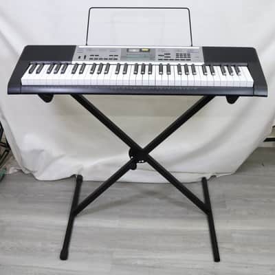 Casio 61 Key Electronic Keyboard LK-175 w/ Power Cord and Stand