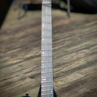 Kiesel Zeus Headless Multiscale 6 Diamond Pearl White & Black Chambered Body Richlite Fingerboard image 4
